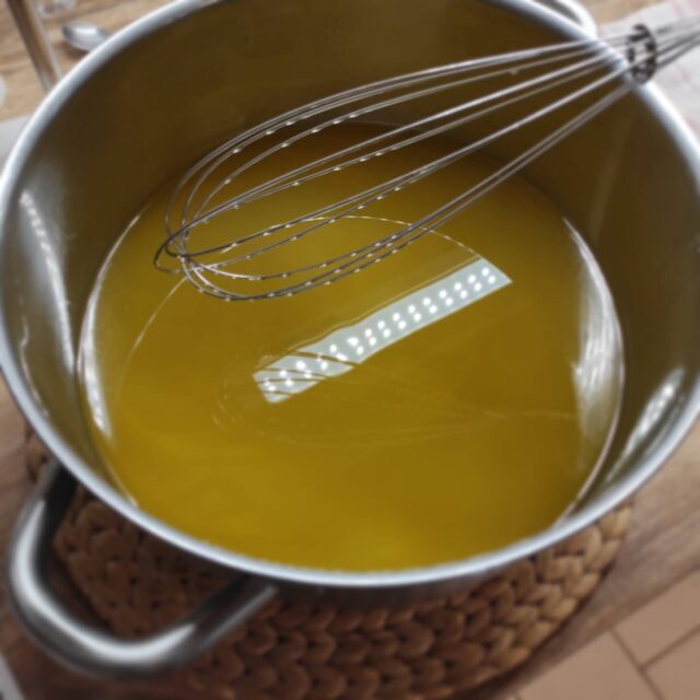 příprava měsíčkového mýdla
