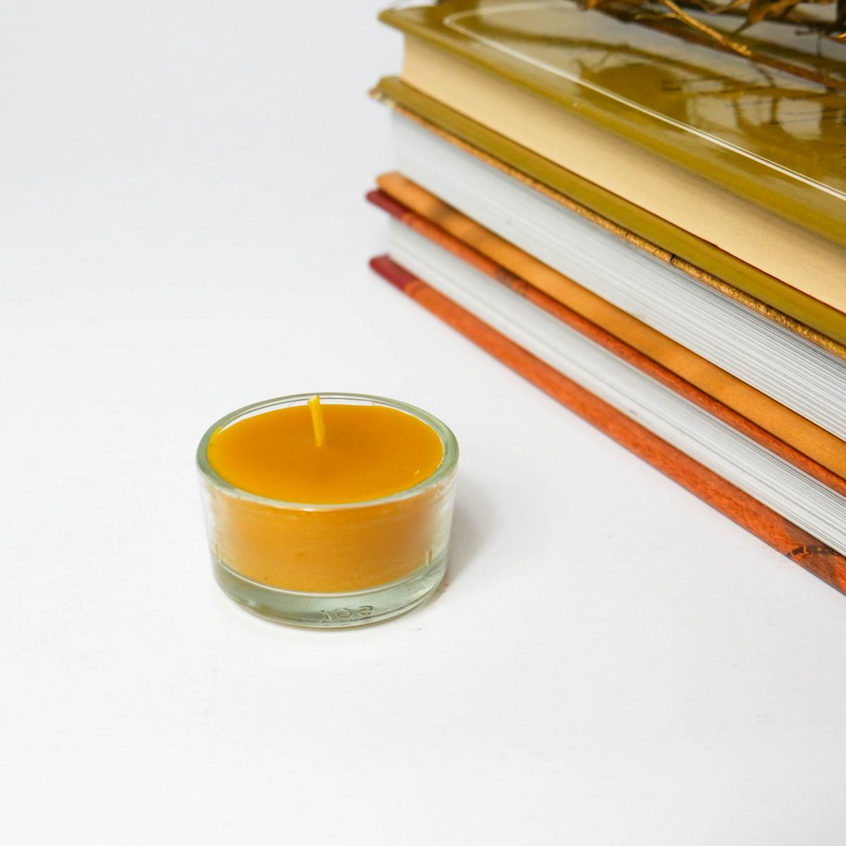 Čajová svíčka z včelího vosku ve skle 4,5cm