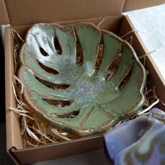 Keramická mýdlenka Monstera zelená 12x13cm - Obrázek 2
